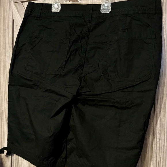 St. John's Bay Womens Mid Rise Stretch Fabric Bermuda Short, NWT - Picture 6 of 6